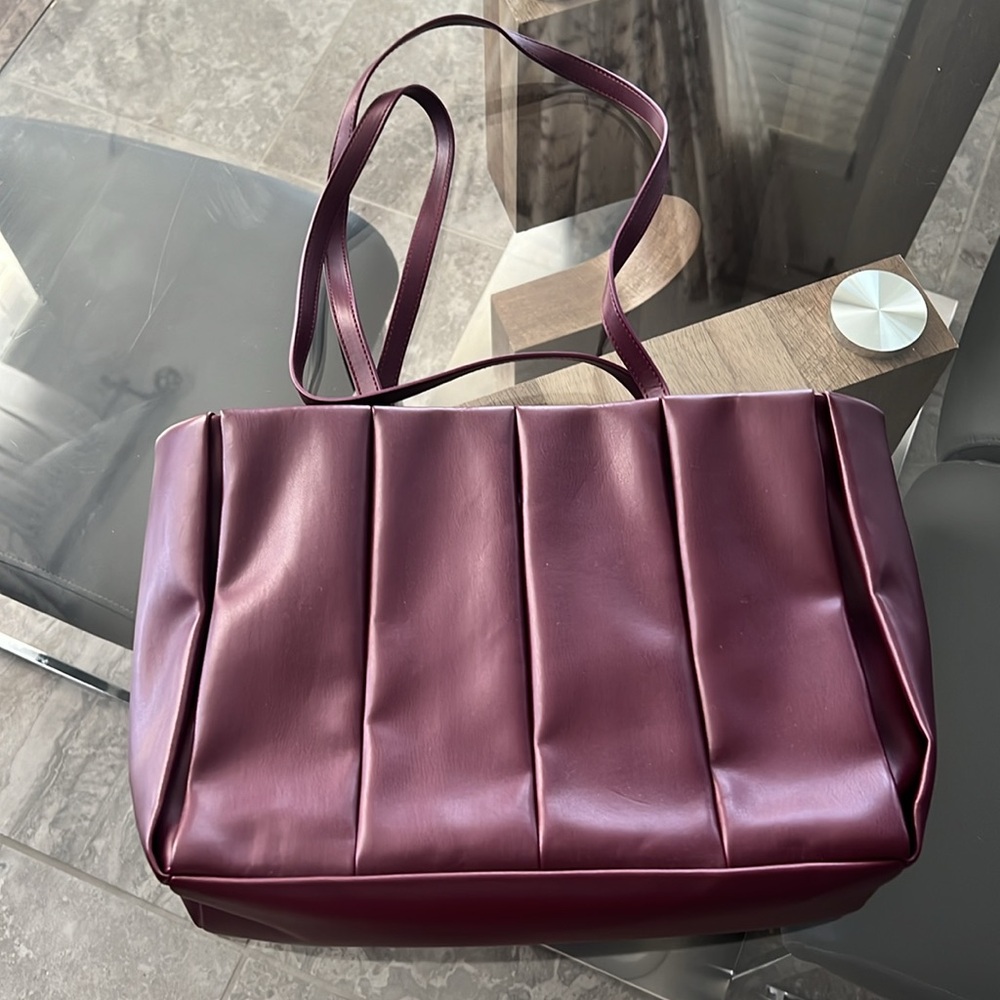 Themoirè Kore Burgundy Vegan Nappa Quilted Tote with Pouch & Dust Bag - Picture 6 of 15